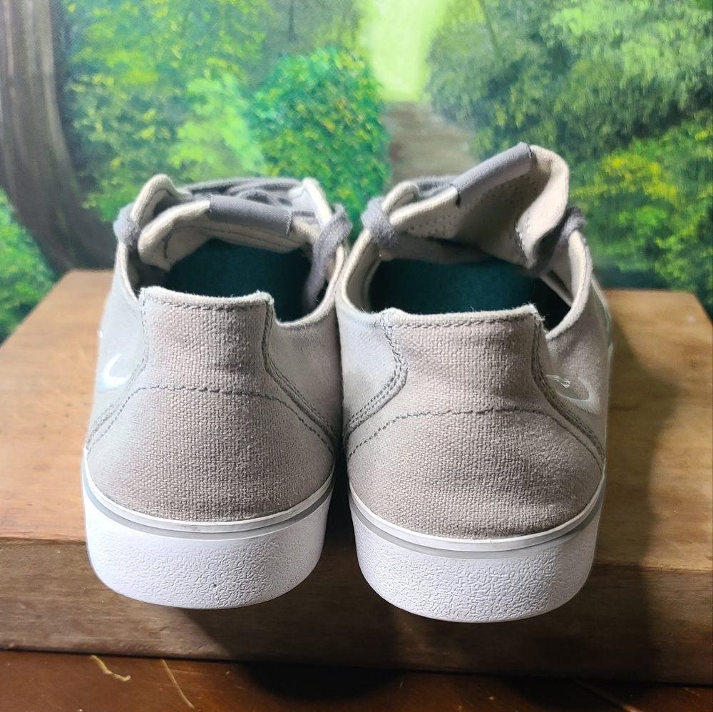 Nike Gray sneakers 9.5 men's Last Day !!! - Picture 5 of 9